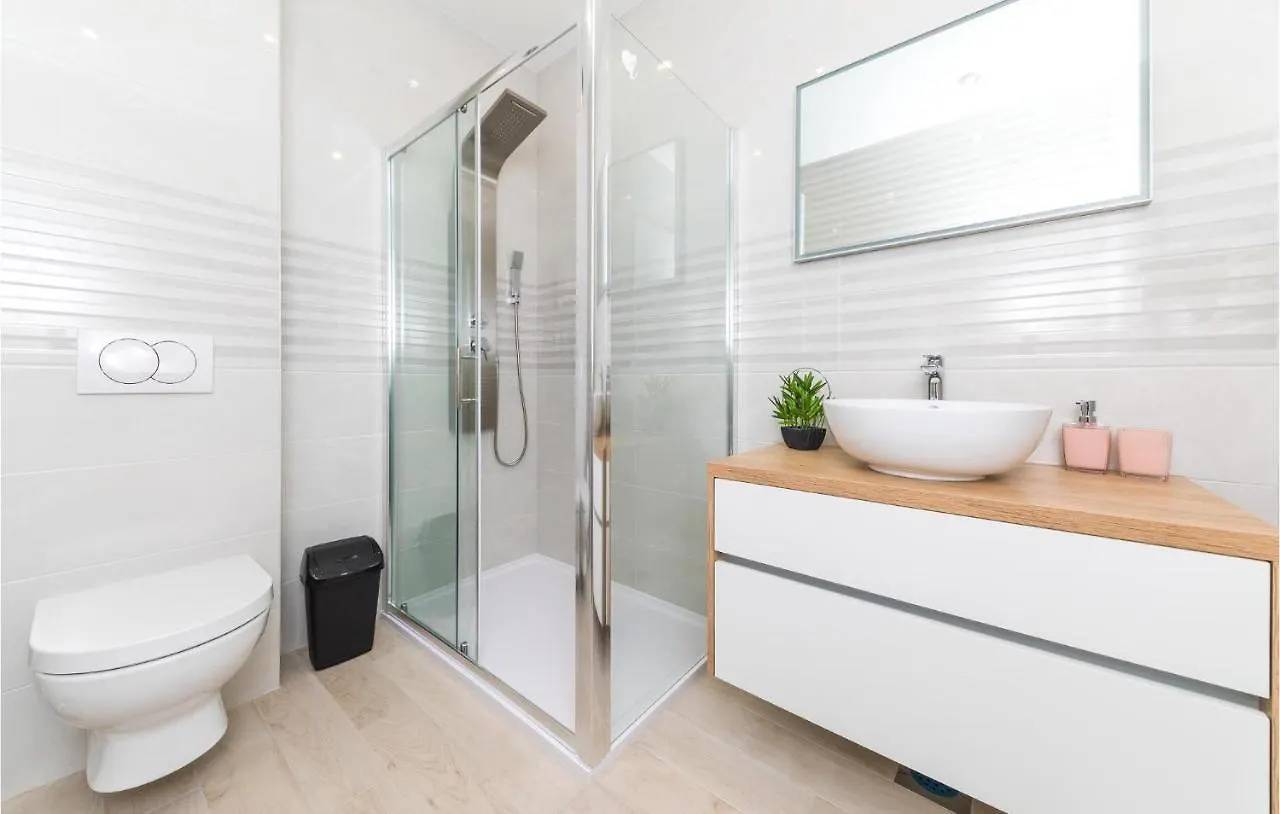 Lovely Home In Kastel Stari With Kitchen Kastela
