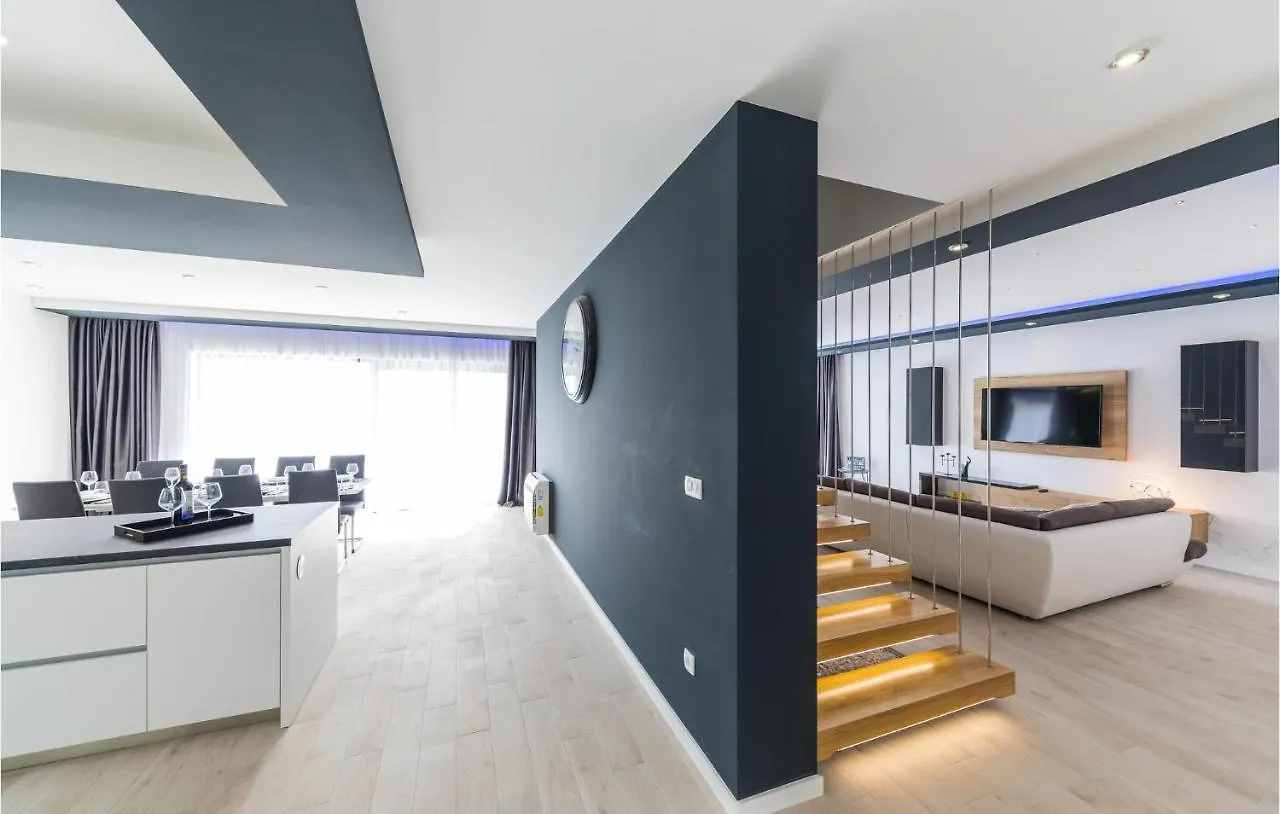 Lovely Home In Kastel Stari With Kitchen Kastela