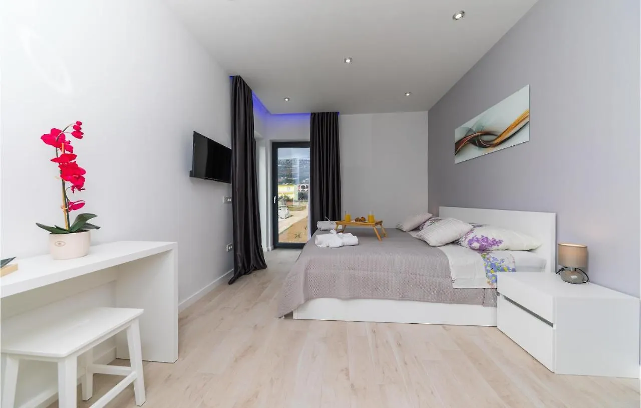 Holiday home Lovely Home In Kastel Stari With Kitchen Kastela