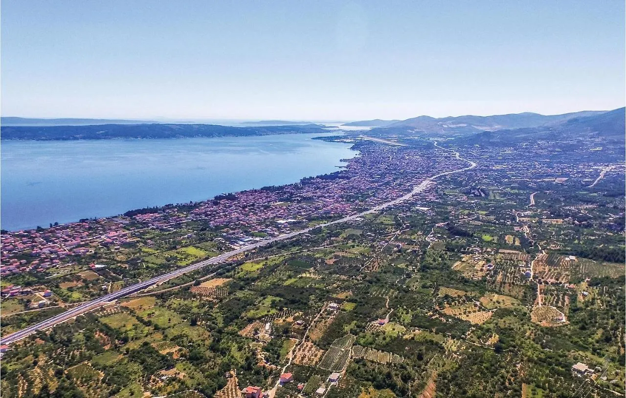 Lovely Home In Kastel Stari With Kitchen Kastela