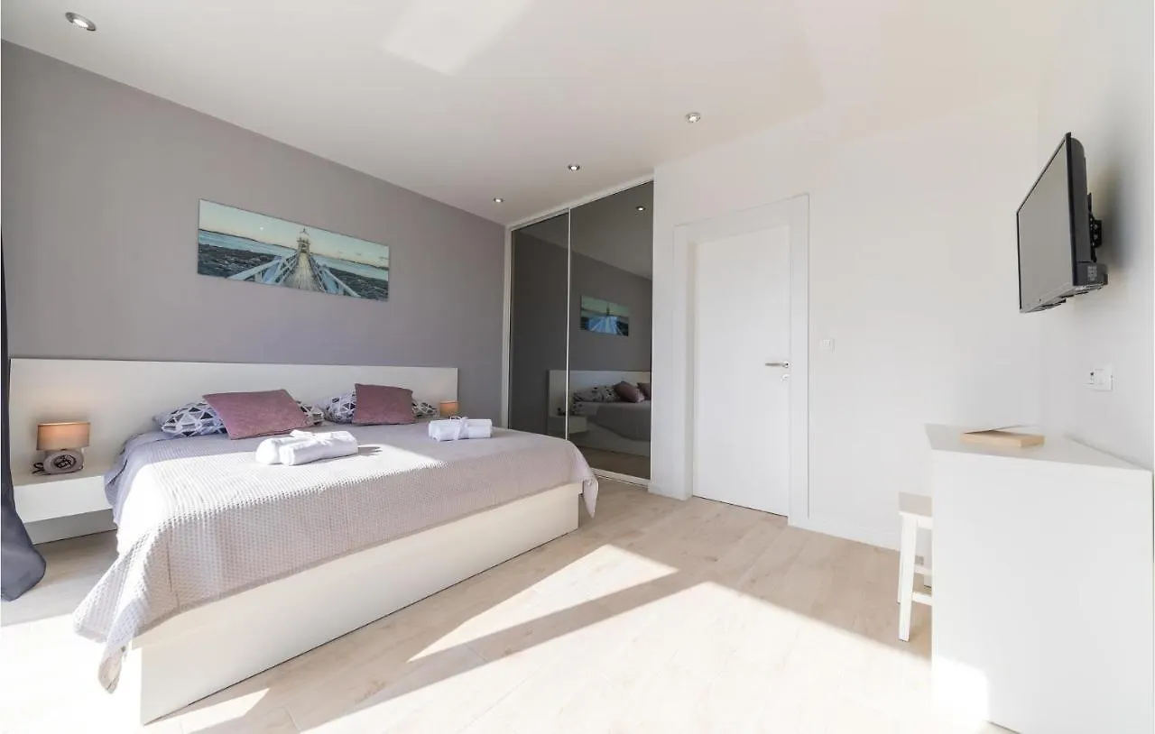 Lovely Home In Kastel Stari With Kitchen Kastela 0*,