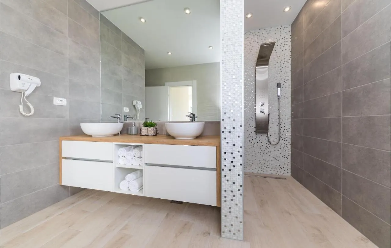 Lovely Home In Kastel Stari With Kitchen Kastela 0*,